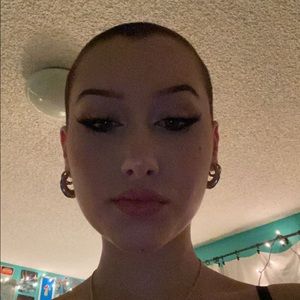 Meet your Posher, Isabella